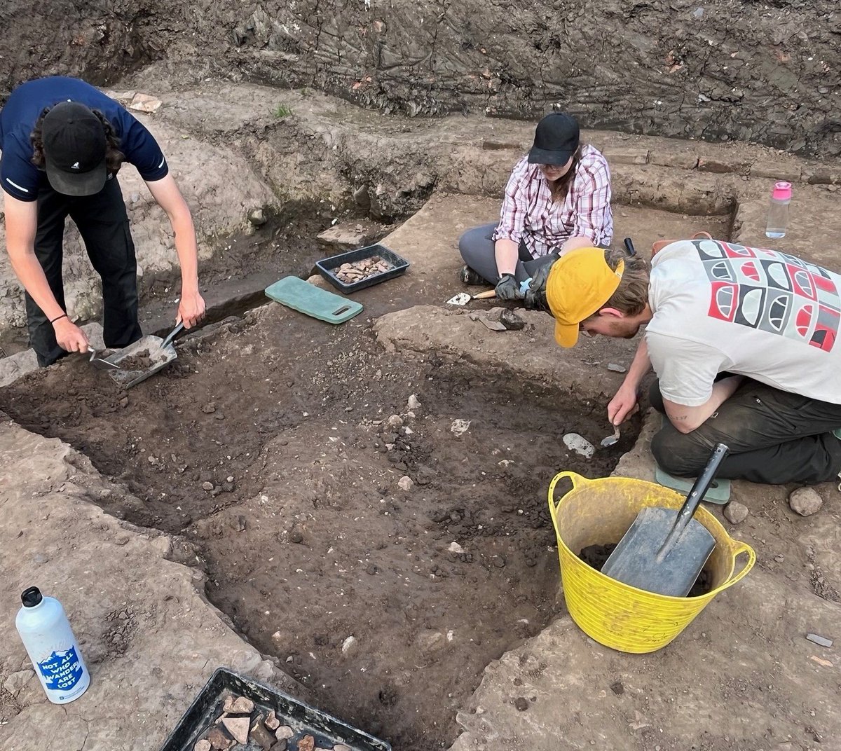 HistArchChester's tweet photo. #DigChester Day 13, Jenny's mid-week update: we started excavating the east of the trench, expecting to find Roman material. We have Roman amphora already which likely transported something like oil. I'm looking forward to the other pottery we might find! @uochester @cwacmuseu https://t.co/cG6k6cqs7w