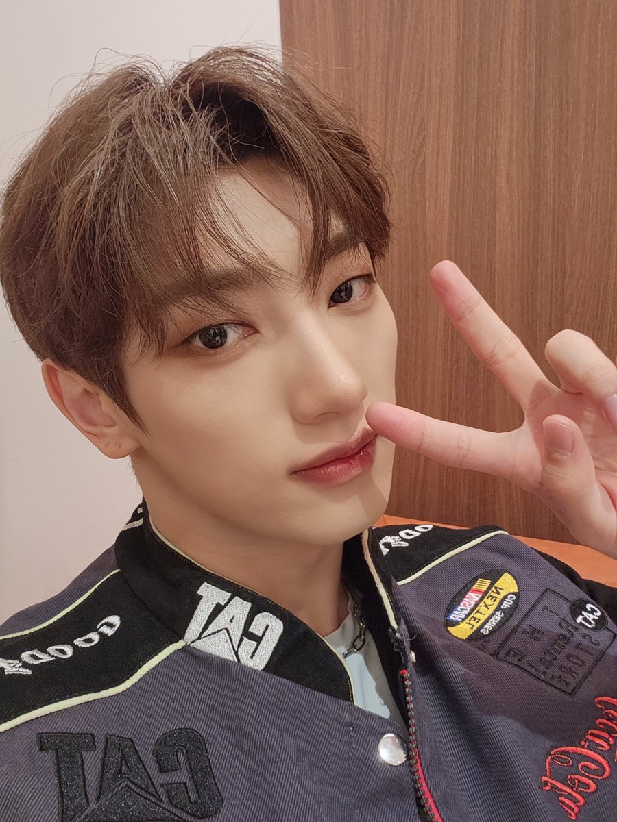 VannerOfficial's tweet photo. [#영광]

타이페이 VVS 덕분에 오늘도 즐겁고 재밌는 시간을 보냈습니다!!! 항상 멀리서도 응원해주셔서 감사하고 사랑합니다💙

#VANNER #배너 #YEONGGWANG https://t.co/Gemx7l8HIH