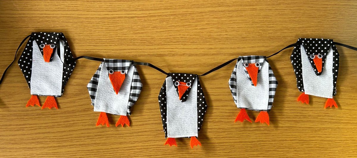 One of our Fabric Creators is keeping things cool with their penguin bunting! 🐧🐧🐧 #penguins #sewing