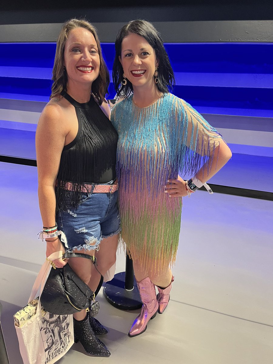 I'm so depressed, I act like it's my birthday! 🥳 Celebrating our milestone birthdays in style! <a href="/taylornation13/">Taylor Nation</a> <a href="/TSwiftFranceFan/">Taylor Swift FR ❤️‍🔥</a> 

#ParisTSTheErasTour
#TSTheErasTour