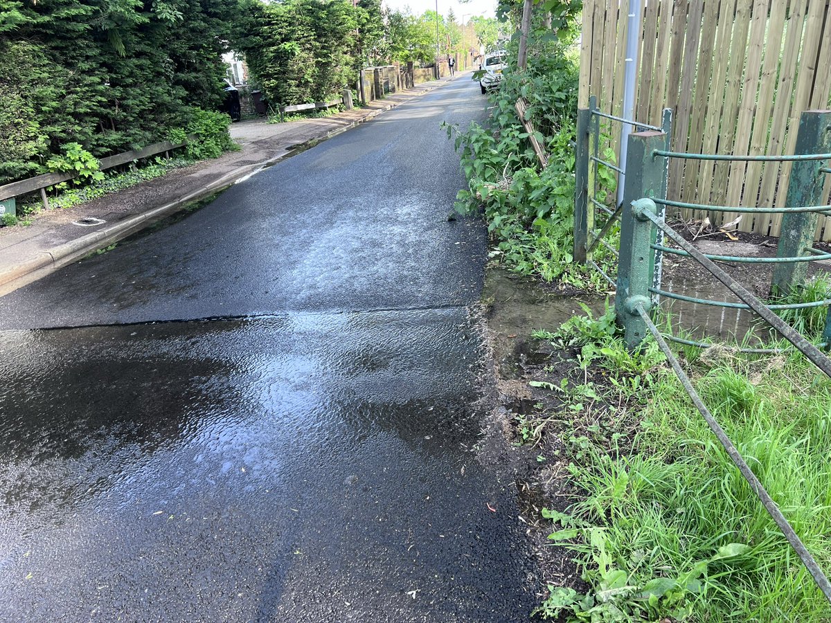 SuzannahNichol's tweet photo. .@thameswater I have reported this many times… water is pouring out of the New River in Stansted Abbotts when it can be controlled at source - presume we will have a hosepipe ban in summer when all this water is just wasted. Please could you sort many thanks - DM for location https://t.co/y46rCY9VBa