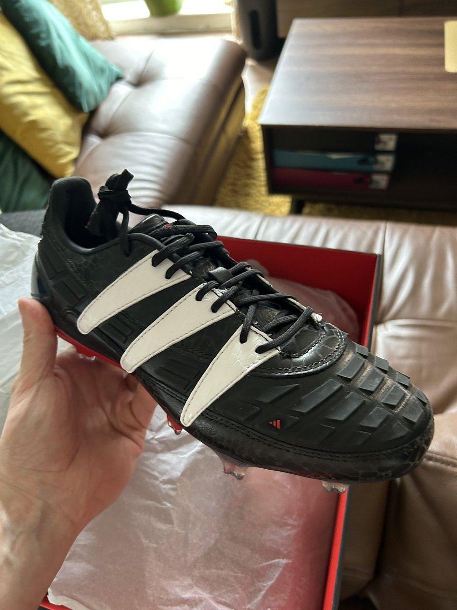 Did NOT get lucky in either the @adidasfootball or @ProD_Soccer ‘draw’ or ‘raffle’ so went to Stock X for the first time. 5 day turn around. Very pleased. Outstanding service all round. #adidaspredator #adidas #GotItOnStockX #predator #adidaspredator94