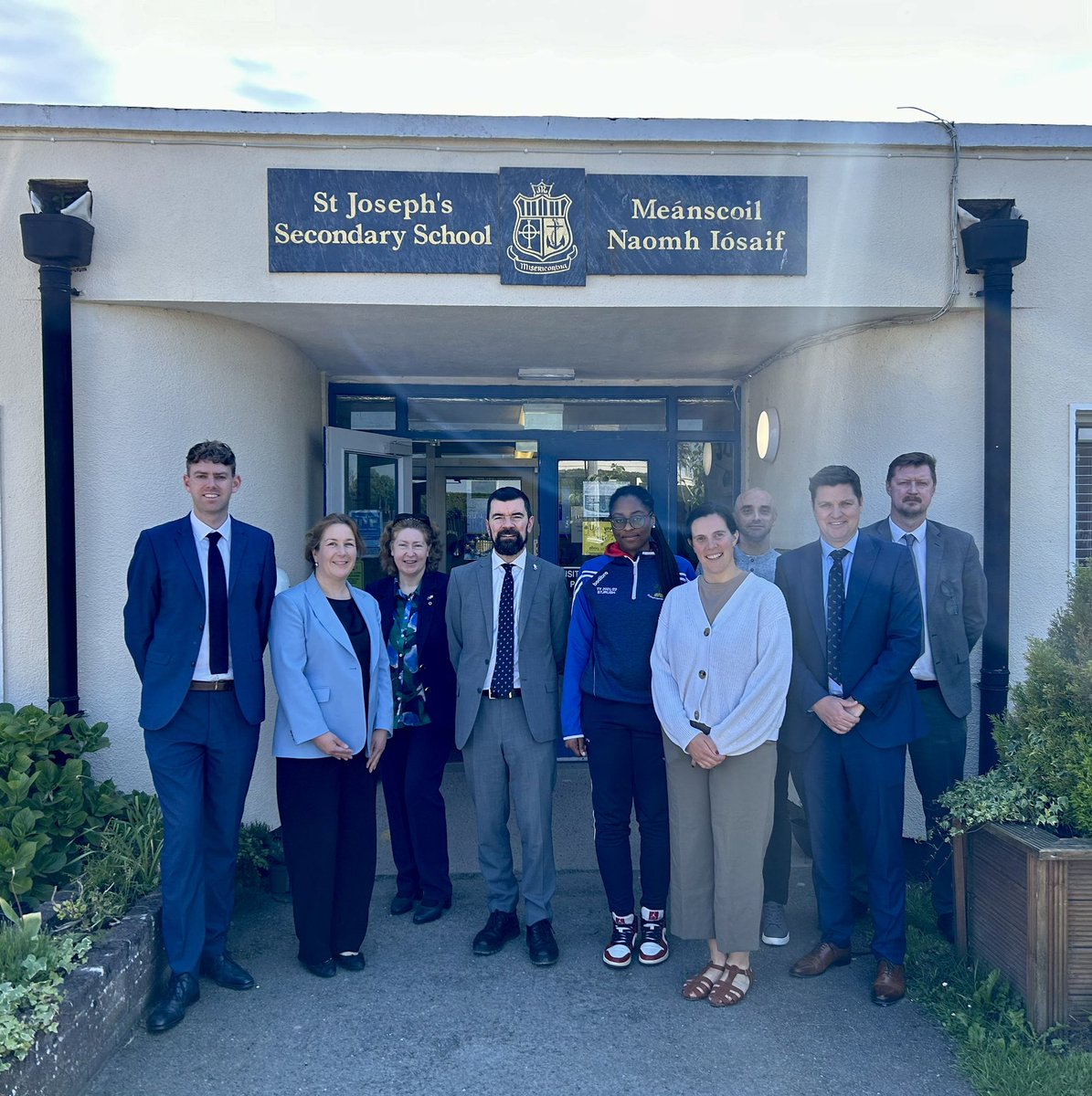 We had a great day celebrating #EuropeDay 2024 with lots of events & activities for our students, including a visit from MEP @BarryAndrewsMEP, Senator @LorrCliff, the Luxembourg Ambassador to Ireland & Minister @joefingalgreen who answered questions from our students 🇪🇺🇪🇺