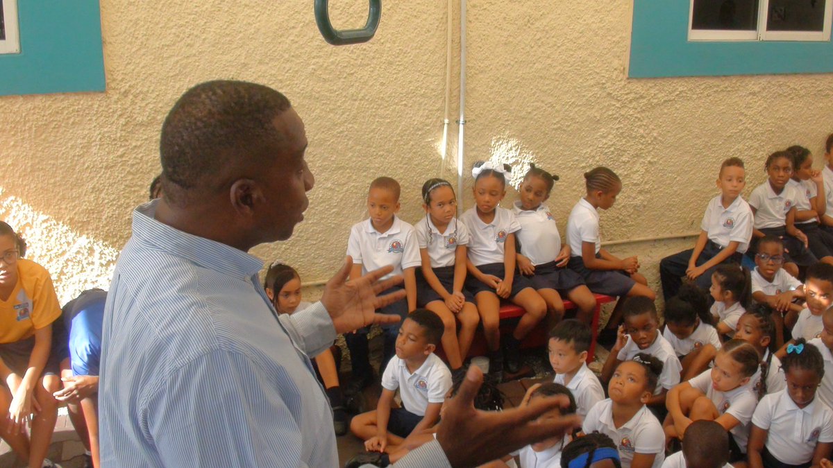 #ChildMonthMayor Swaby continues his tours of schools across KSA, to spread awareness on the role of local government and practitioners within the sector. This morning, we went to Wolmer’s Preparatory School (Pajamas Day) and Creative Kids Learning Academy. #ProtectOurChildren