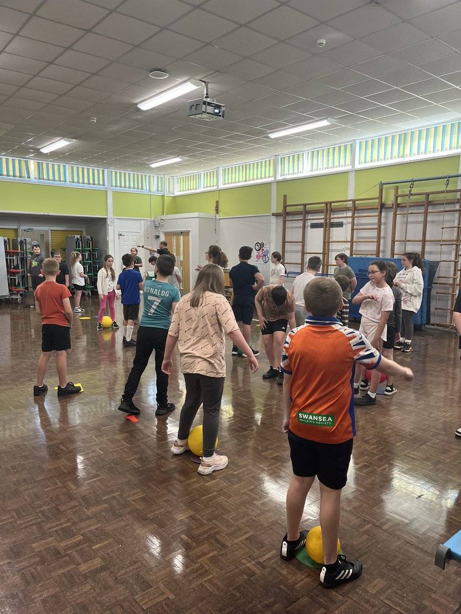 Afon y Felin Primary tweet media