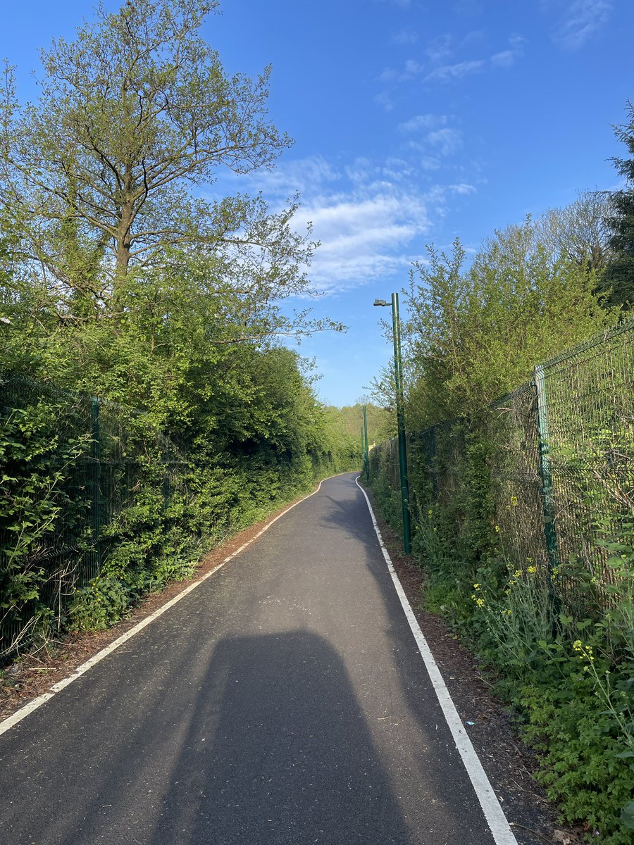 MacGiollaBhainM's tweet photo. Day 131 (496).  Happy sunny Friday morning #200daysofwalking
#100daysofwalking #500daysofwalking https://t.co/mZYBJaiSIx