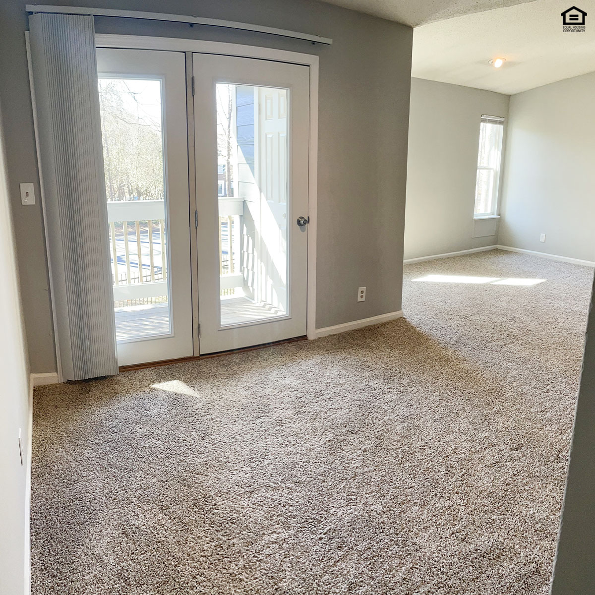 One word to describe this #Beechwood #apartment? Warm. ☀️💛

With plush carpeting and plenty of natural light shining in, every day is inviting and relaxing. Discover more now at beechwoodnc.net.