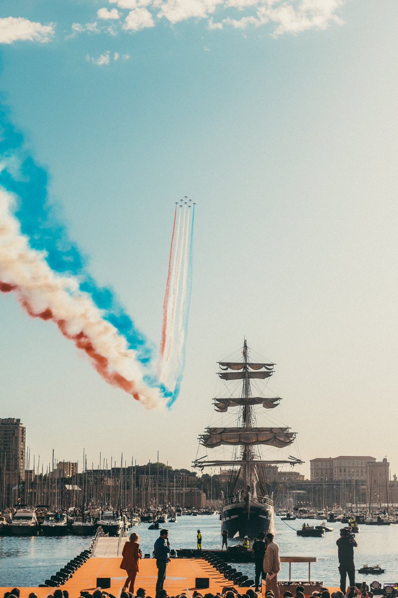Thom_astro's tweet photo. 🎆 Retour sur une journée exceptionnelle à Marseille, avec une ouverture magistrale pour les Jeux Olympiques de Paris 2024 🏊‍♂️🏋🏻‍♀️🏃🏾‍♂️.  On se rappellera de l’arrivée de la flamme en France, et de la ferveur populaire autour du Belem, de la PAF🔵⚪️🔴, des concerts de Soprano et Alonso 🎶. Heureux d’avoir pu être présent, c’est le genre de moment qu’on racontera plus tard en disant « j’y étais ». 

#olympics #jo #jo2024 #paris2024 @olympics @paris2024 @jul @PAFofficiel @HAC_Foot 😉

©️@OdieuxBoby et Paris2024