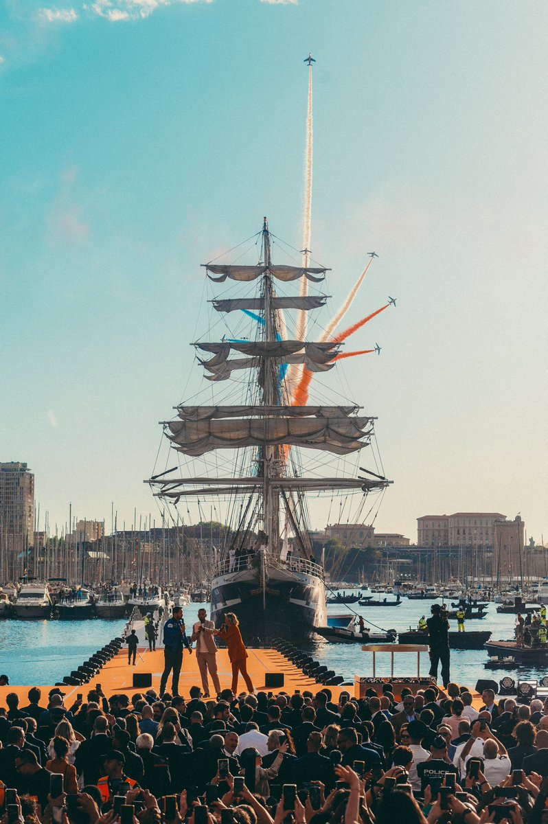 Thom_astro's tweet photo. 🎆 Retour sur une journée exceptionnelle à Marseille, avec une ouverture magistrale pour les Jeux Olympiques de Paris 2024 🏊‍♂️🏋🏻‍♀️🏃🏾‍♂️.  On se rappellera de l’arrivée de la flamme en France, et de la ferveur populaire autour du Belem, de la PAF🔵⚪️🔴, des concerts de Soprano et Alonso 🎶. Heureux d’avoir pu être présent, c’est le genre de moment qu’on racontera plus tard en disant « j’y étais ». 

#olympics #jo #jo2024 #paris2024 @olympics @paris2024 @jul @PAFofficiel @HAC_Foot 😉

©️@OdieuxBoby et Paris2024