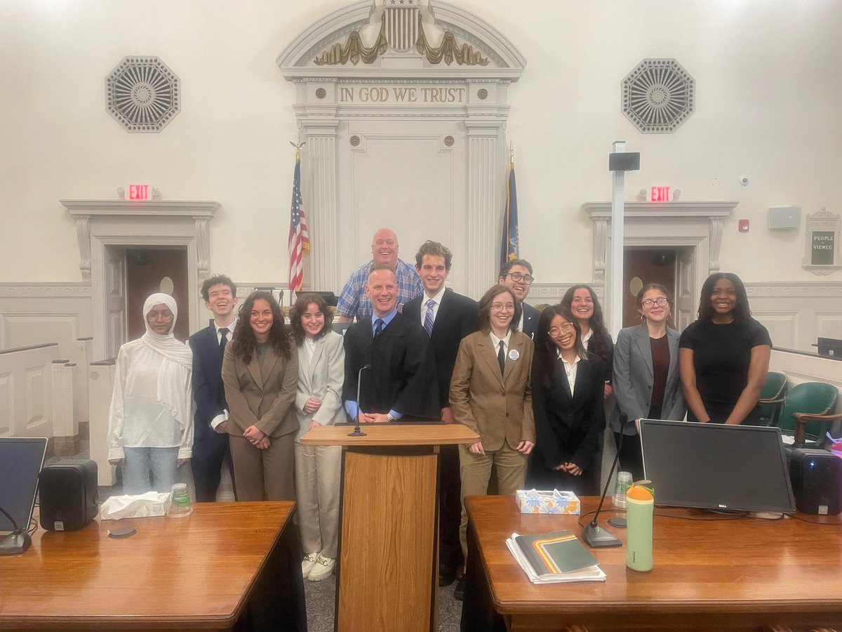 Congratulations to the @NottinghamSCSD Mock Trial Team for last week's regional competition win. 🥇 🏆Good luck at state competition in Albany, May 20. Remember Mr. Little's no. 1 rule (and a good rule to live by): challenge everything! ⚖️@SyracuseSchools @NYSBA @STAUnionHall…
