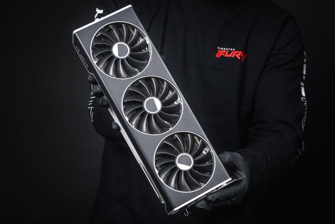 META PCs tweet media