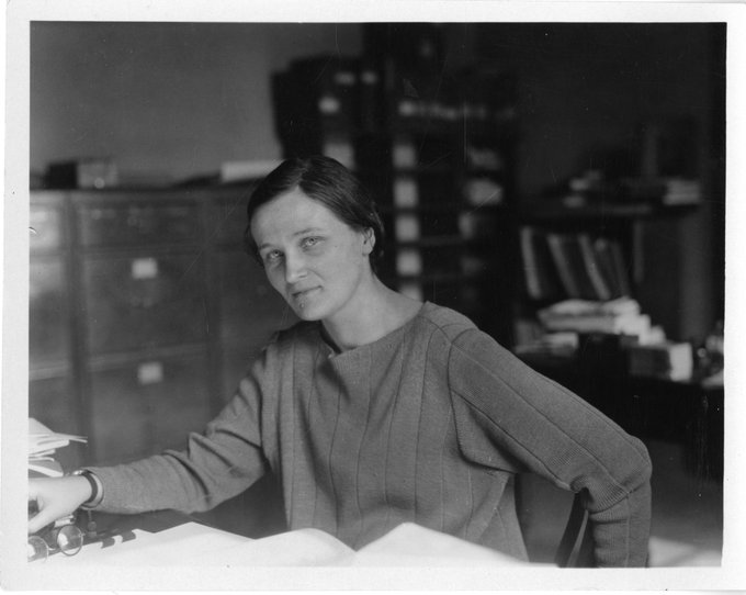 Born #OnThisDay in 1900 was Cecilia Payne-Gaposchkin. In her doctoral thesis she concluded stars are primarily composed of hydrogen & helium, an idea dismissed by the establishment of the day. It was later described as 'the most brilliant PhD thesis ever written in astronomy.'