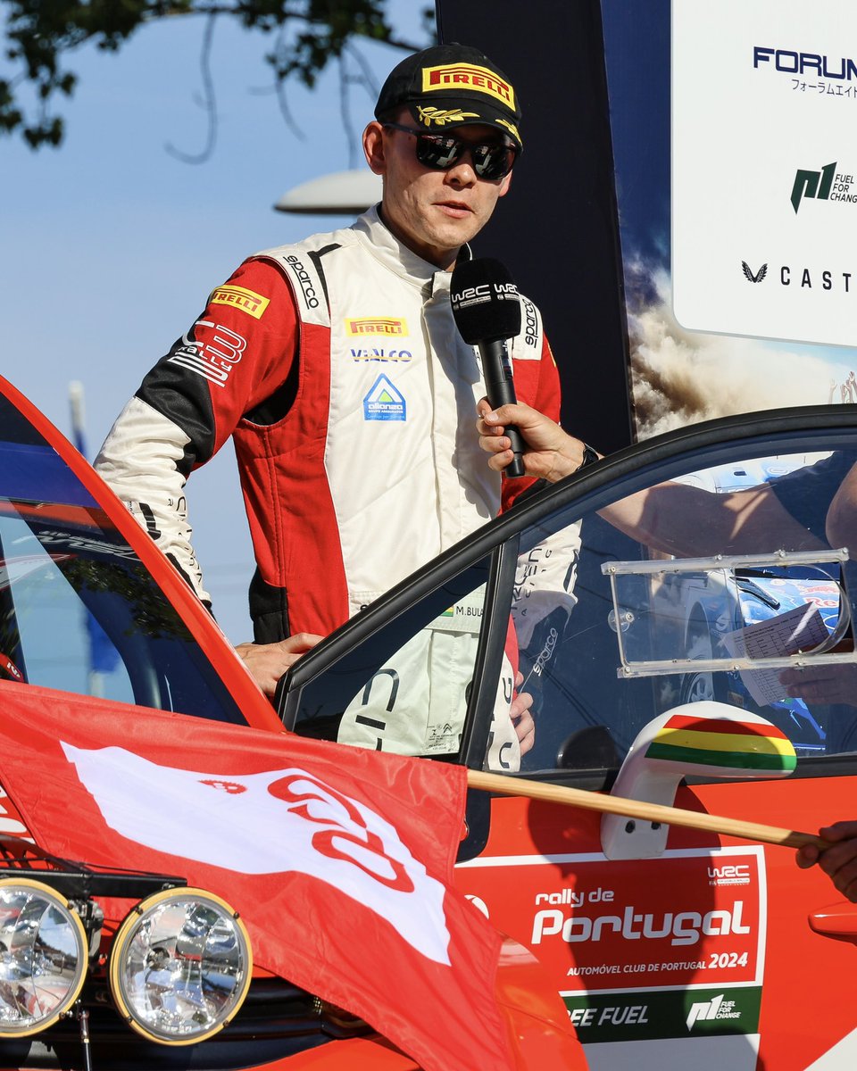 👎🏼 Portugal shows us its toughest face. After coming third in the class we had to stop at kilometer five of the SS8 Arganil due to steering problems. Unfortunately we cannot repair so we have to retire. It seems cliché… but we will be back very strong tomorrow!

#RallyDePortugal