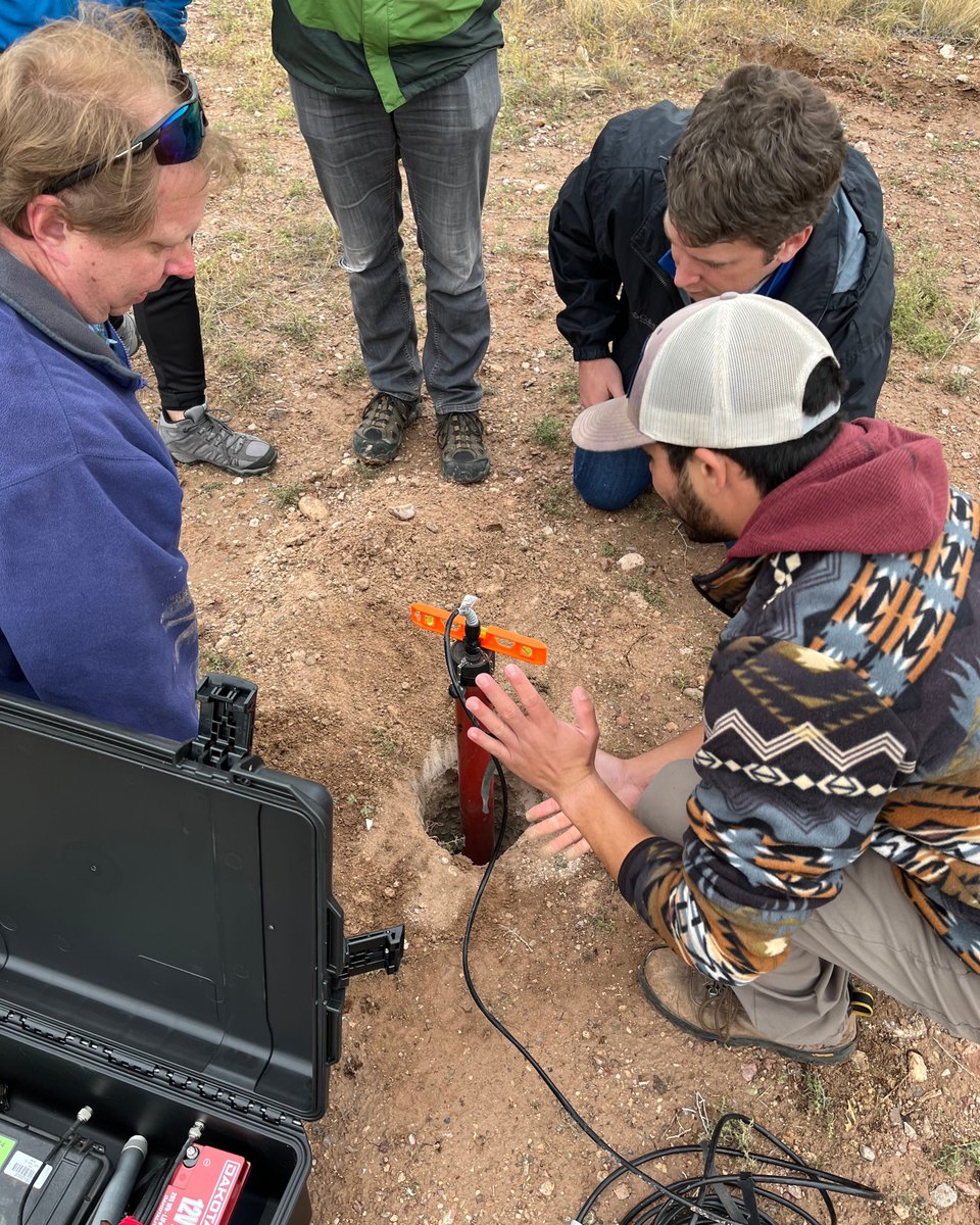 Magnetotelluric (MT) studies record Earth’s ambient electric and magnetic fields to characterize the conductivity of the shallow crust to upper mantle. The @NSF SAGE Facility supports portable MT instrumentation from the EarthScope Primary Instrument Center. #NSFfunded