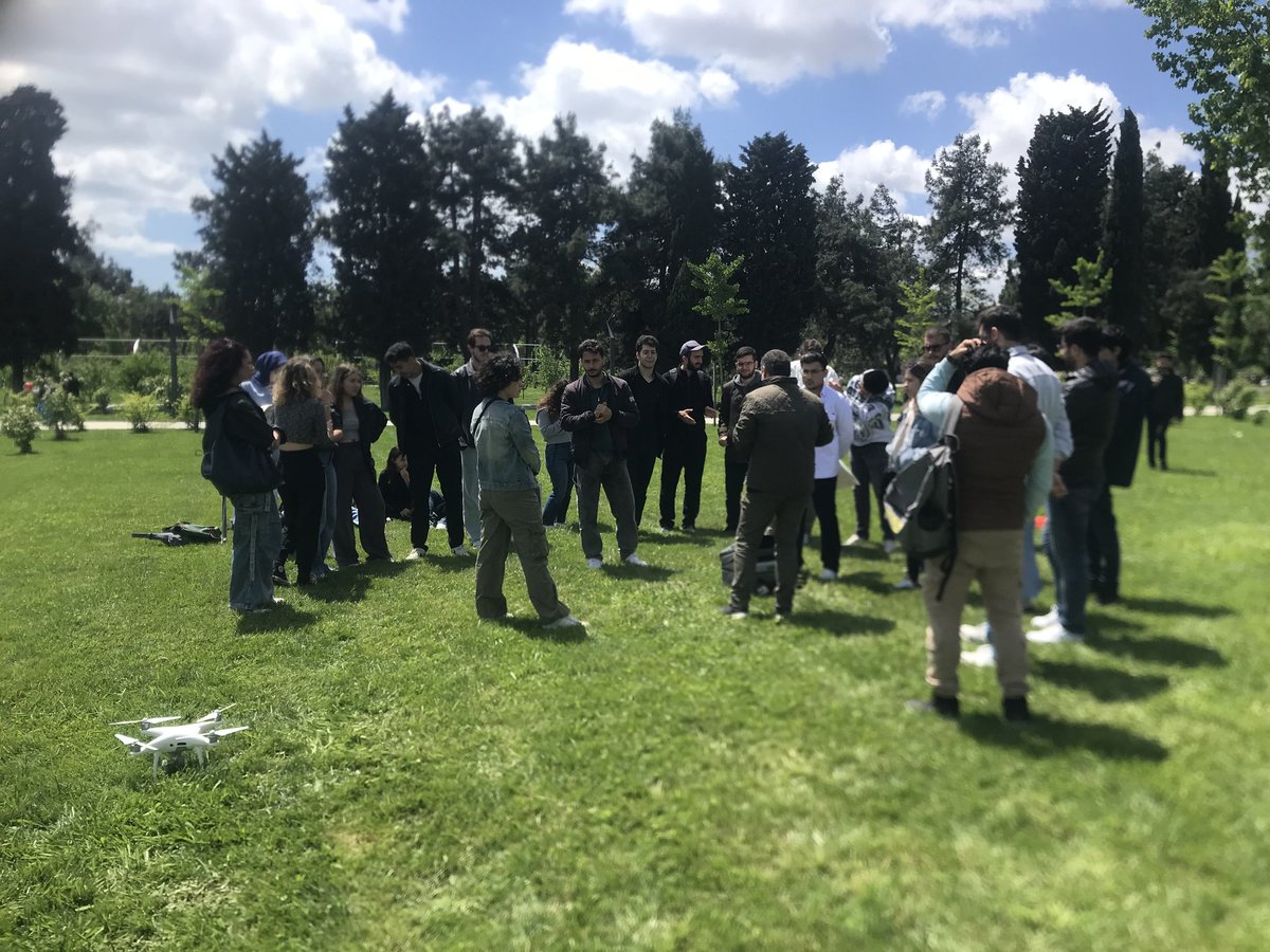 İHA-1 TİCARİ PİLOTLUK EĞİTİMİ'ni hocamız Prof. Dr. Burak AKPINAR ile gerçekleştirdik.
 Başta Burak hocamıza ve katılım sağlayan arkadaşlarımıza teşekkür ederiz.

#gelecekJekte 
📸⭐