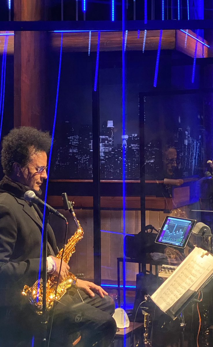 RonBlakeMusic's tweet photo. Happy Birthday to my dear friend, #AlexFoster! We’ve worked together in the SNL Band, Mingus, Life…Watch Out!! Blessings and Brightness to you, brethren. And many more healthy celebrations of this day.
#CarryOn
📸: Yours Truly & @jeffcoffin2 https://t.co/qgdXSZpnDN