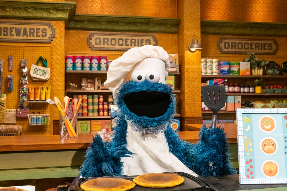 Chef @MeCookieMonster is ready for duty! What is your breakfast order? 🍳🥞🥚☕️🧇🍎