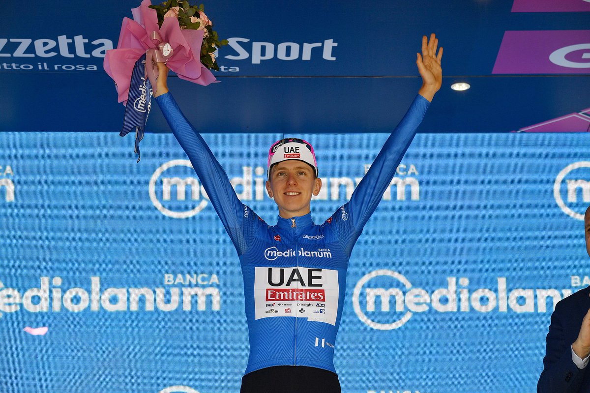 And the winner is... Tadej Pogacar!!! 👏👏👏👏 @tadeipogacar #GirodItalia #Giro #Giro2024 #WeAreTheRiders