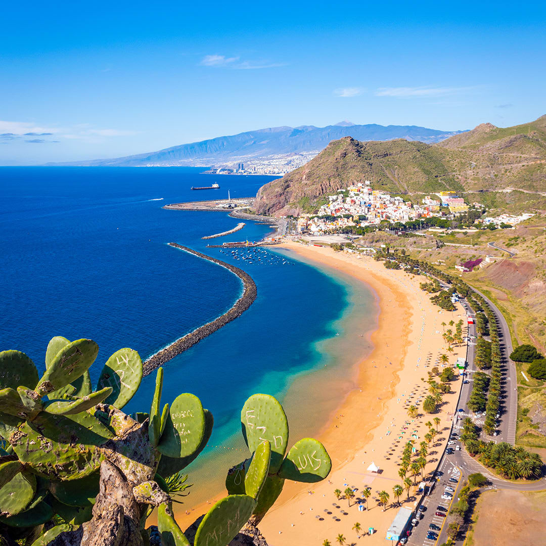 Explore the enchanting Canary Islands, a captivating archipelago in the Atlantic, boasting diverse landscapes and perpetual sunshine. Uncover the contrasts and beauty of the Canary Islands; contact us to book your getaway! 🏝️ chooseyourtravelist.com/CUNARD