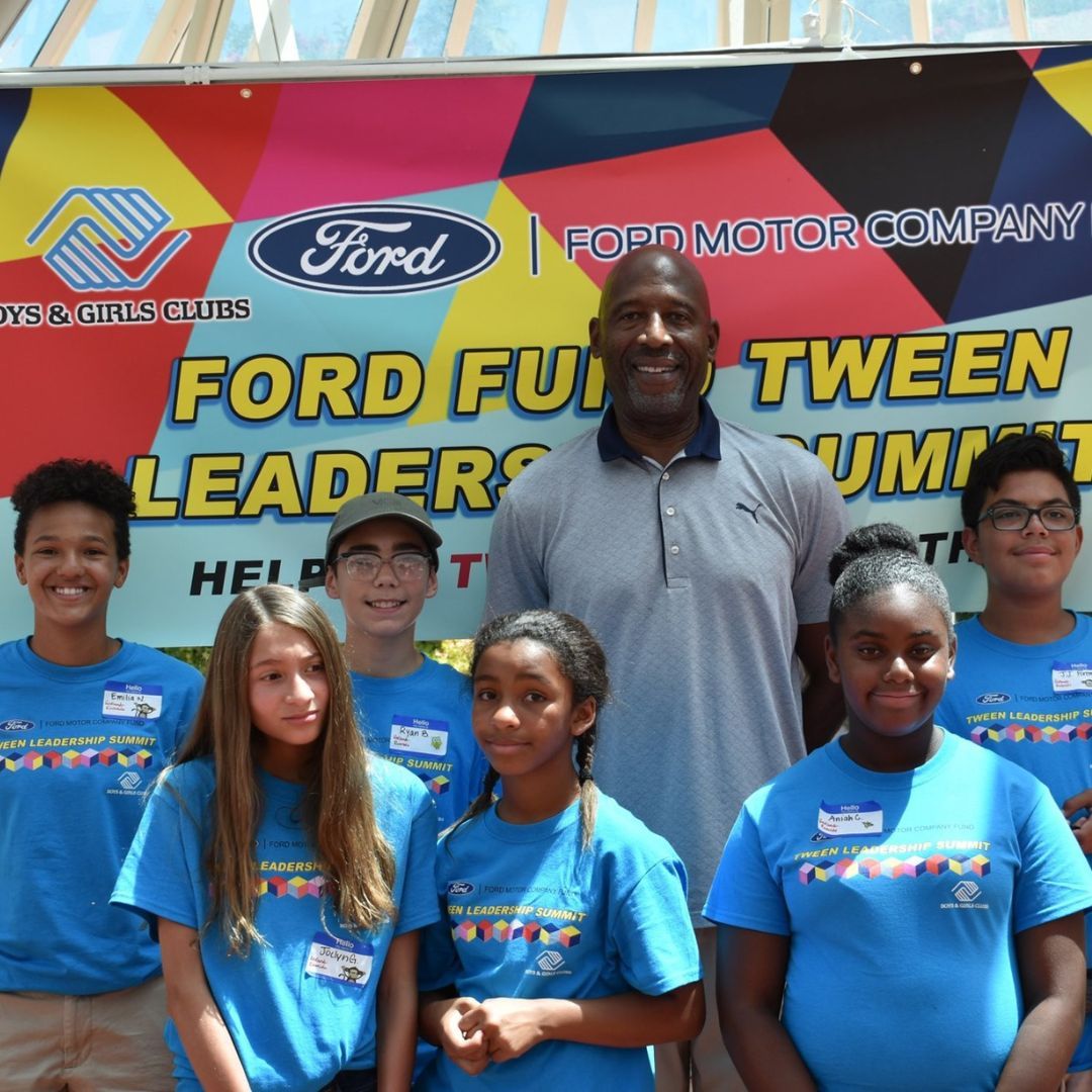 It's great to be able to give back to the community. What events does your community have coming up this year? #JamesWorthy #LakersNation