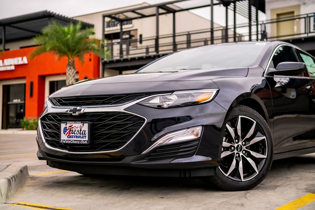 FiestaChevrolet's tweet photo. Going on a quick trip or digging the daily commute? The sporty Malibu is your match for precision like no other.

Refresh your drive at #FiestaChevrolet! Call 956-277-9315 or visit https://t.co/i9U6lWzMlR today. #DaleGas #VackarStadium ✨

Vehicle Pictured: 2023 Chevrolet Malibu https://t.co/BfvAE1Fyn0