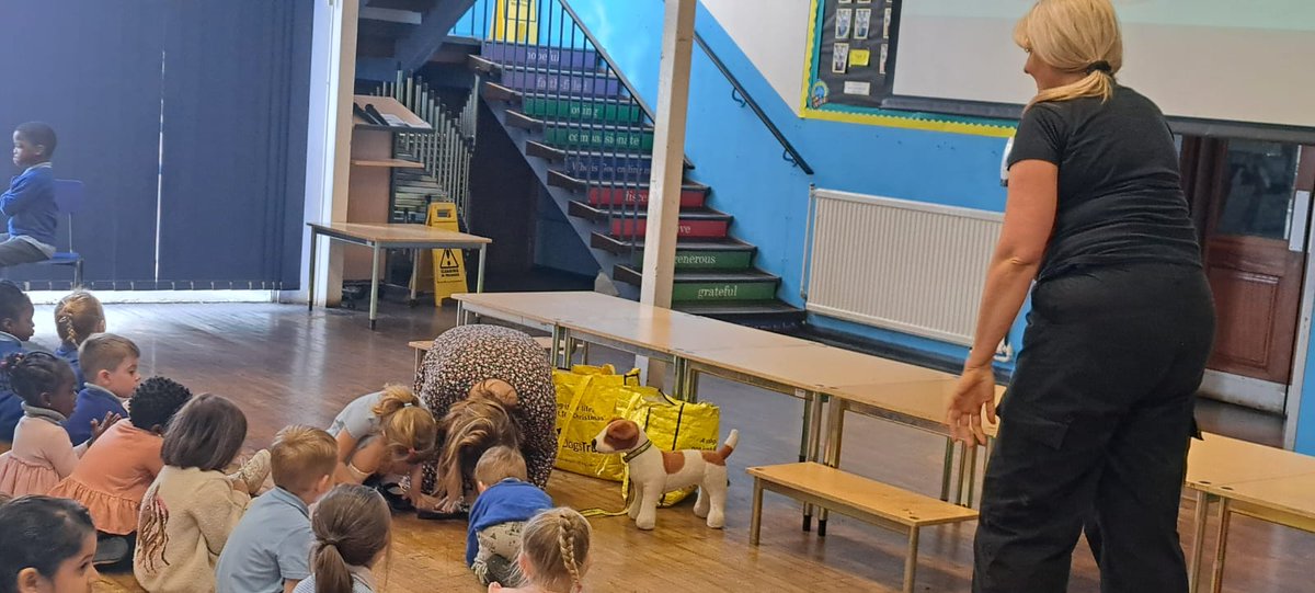 marys_rc's tweet photo. A huge diolch yn fawr to Claire from @DogsTrust for teaching us how to stay safe around dogs in our whole school assembly. The children and staff loved it!
#respectdogs
#positiveattitudes
#safebehaviours
#righttobesafe https://t.co/zRLKF8mjnY