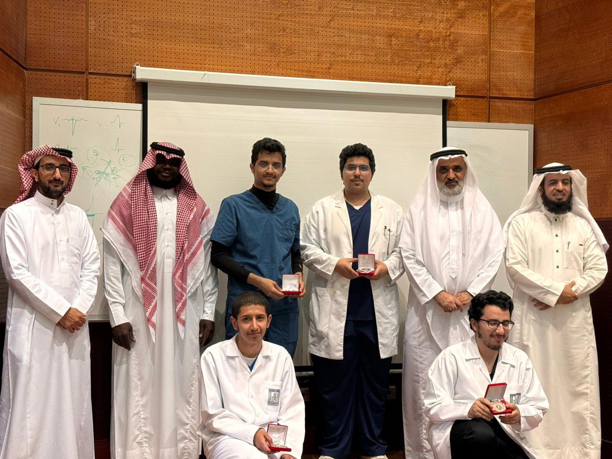 و قد حصل على المركز الأول Team 1 🥇:
عمير الشهراني 
عبدالرحمن عيبان 
سعد الغامدي
محمد القحطاني 

بعد فوزهم على Team 5 و الذي حصل على المركز الثاني 🥈 :
ريان الشهري 
عبدالعزيز القرني
علي الشهري 
محمد الشهري