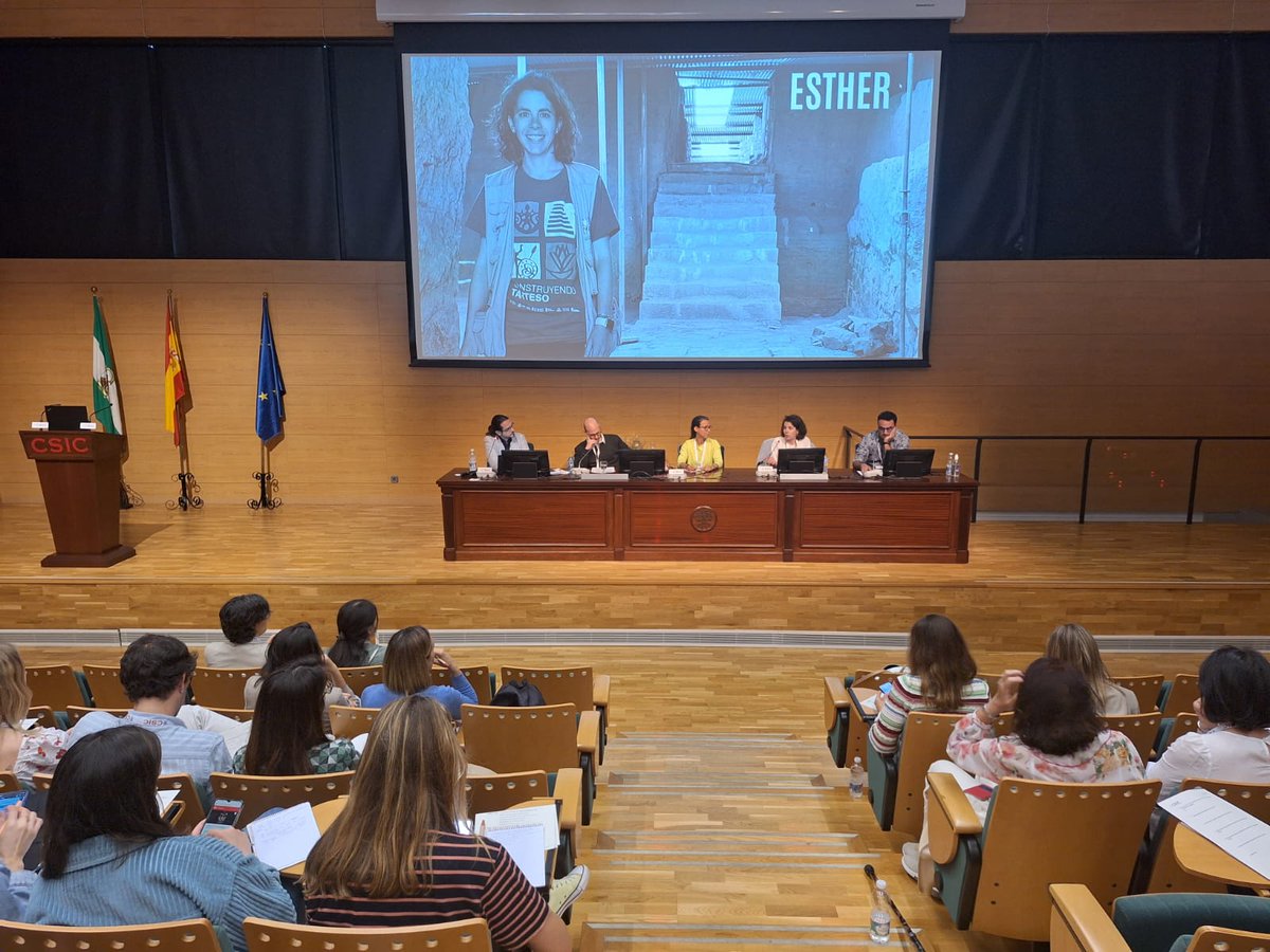 🗣️El pasado martes, nuestra compañera @EstRodrguez participó en la Mesa Redonda 'Los distintos perfiles de comunicación en el CSIC' organizada en el marco del III Encuentro de Comunicación del @CSIC , celebrado en @institutograsa (Sevilla) 👇