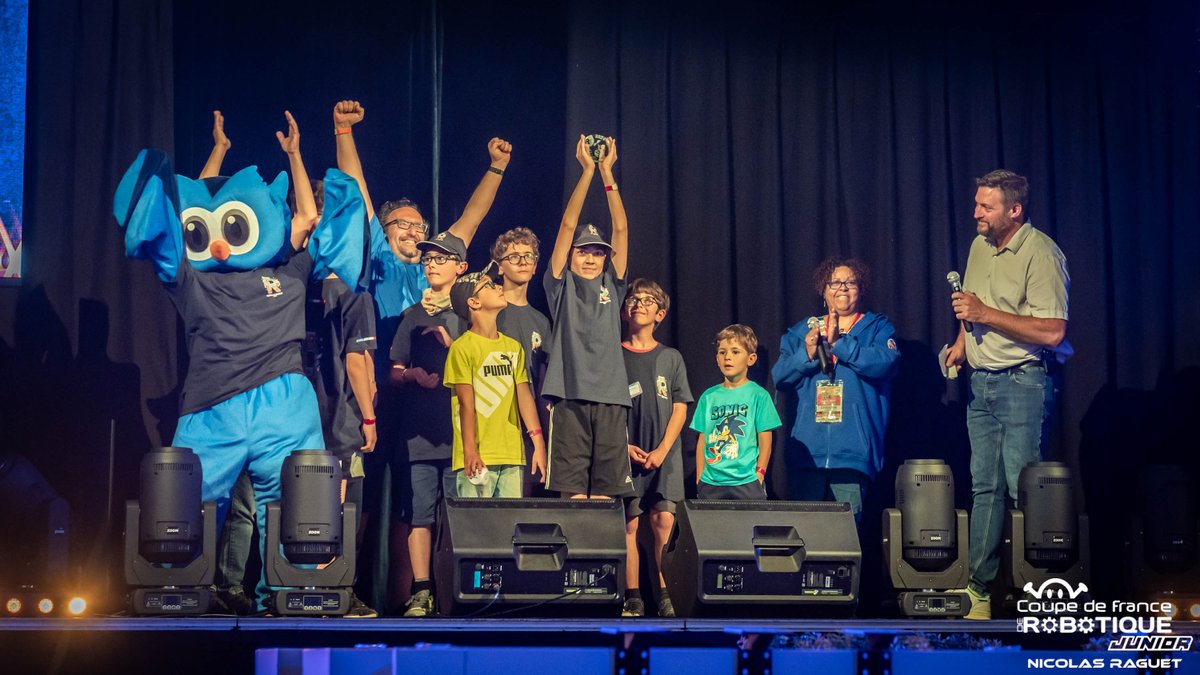 🤖 C’est la fin de la Coupe de France de Robotique Junior, les matchs étaient extraordinaires ! Bravo à tous 🛸
 
Voici les vainqueurs de la  Coupe de France de Robotique Junior :
🥇: StormBreaker
🥈: Les Vertacosmiques 
🥉: RoBuisse

Félicitations et à l'année prochaine !