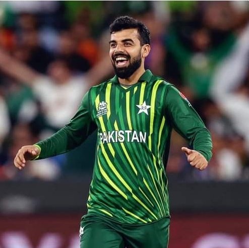 Shadab gave 54 runs in 4 overs 23 in the last over 😒 #Ireland #ShadabKhan