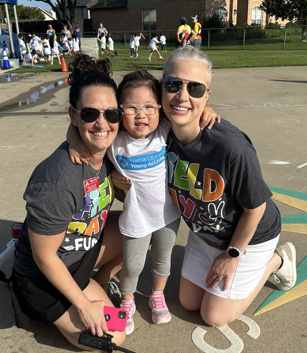 Lara Utecht tweet media