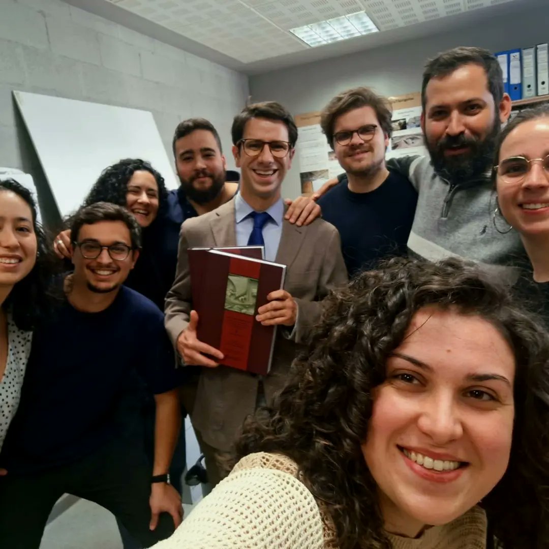 CEIPAC_UB's tweet photo. Felicitamos a nuestro compañero @CarlosPalacn, que ayer defendió su tesis "Tunc hospita Tarraco Baccho. Estudio de la comercialización y distribución del vino del noreste de la Tarraconense en los mercados del Alto Imperio". Dirigida por Víctor Revilla y José Remesal. https://t.co/B06qJCU38E