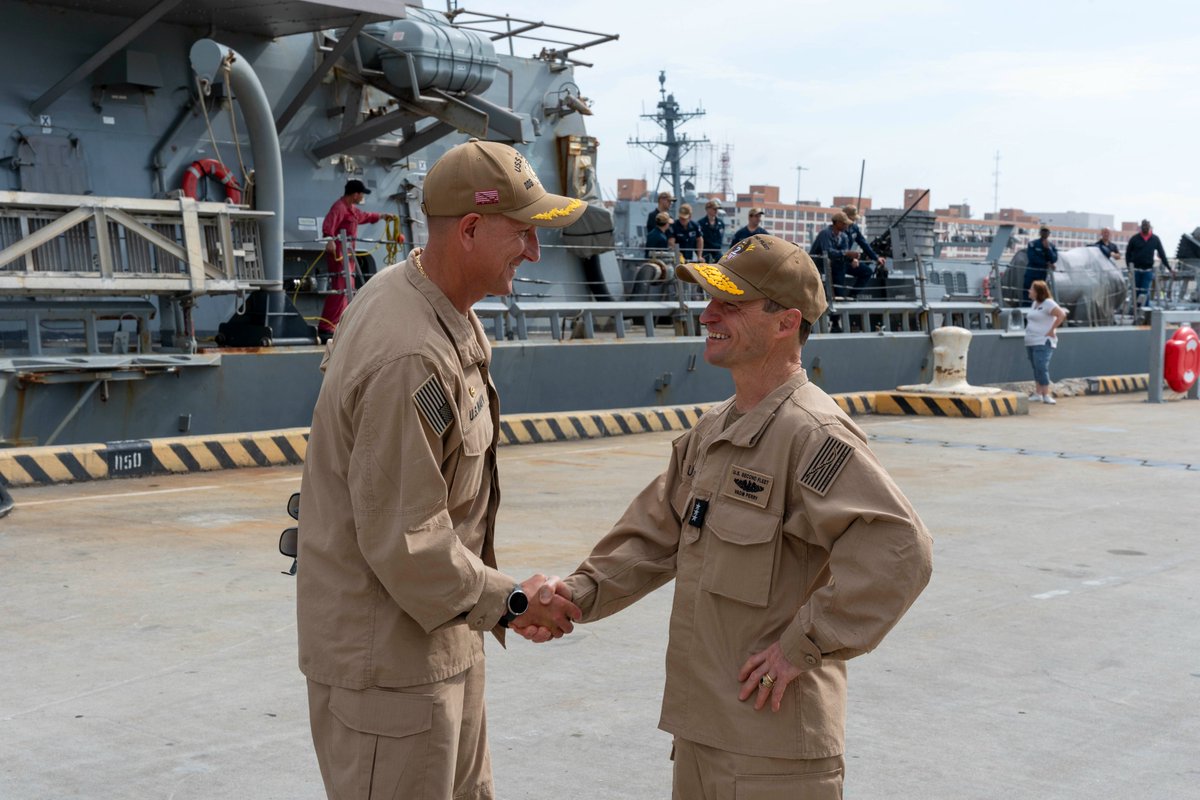 USS #CARNEY DDG64 arrived at Norfolk 10 May for a stop as she returns from a 7-month deployment to US 5th & 6th fleets. The Mayport FLA-based ship destroyed 45 Houthi-launched missiles and unmanned systems. 2nd Fleet head VADM Doug Perry greeted CARNEY CO CMDR Jeremy Robertson