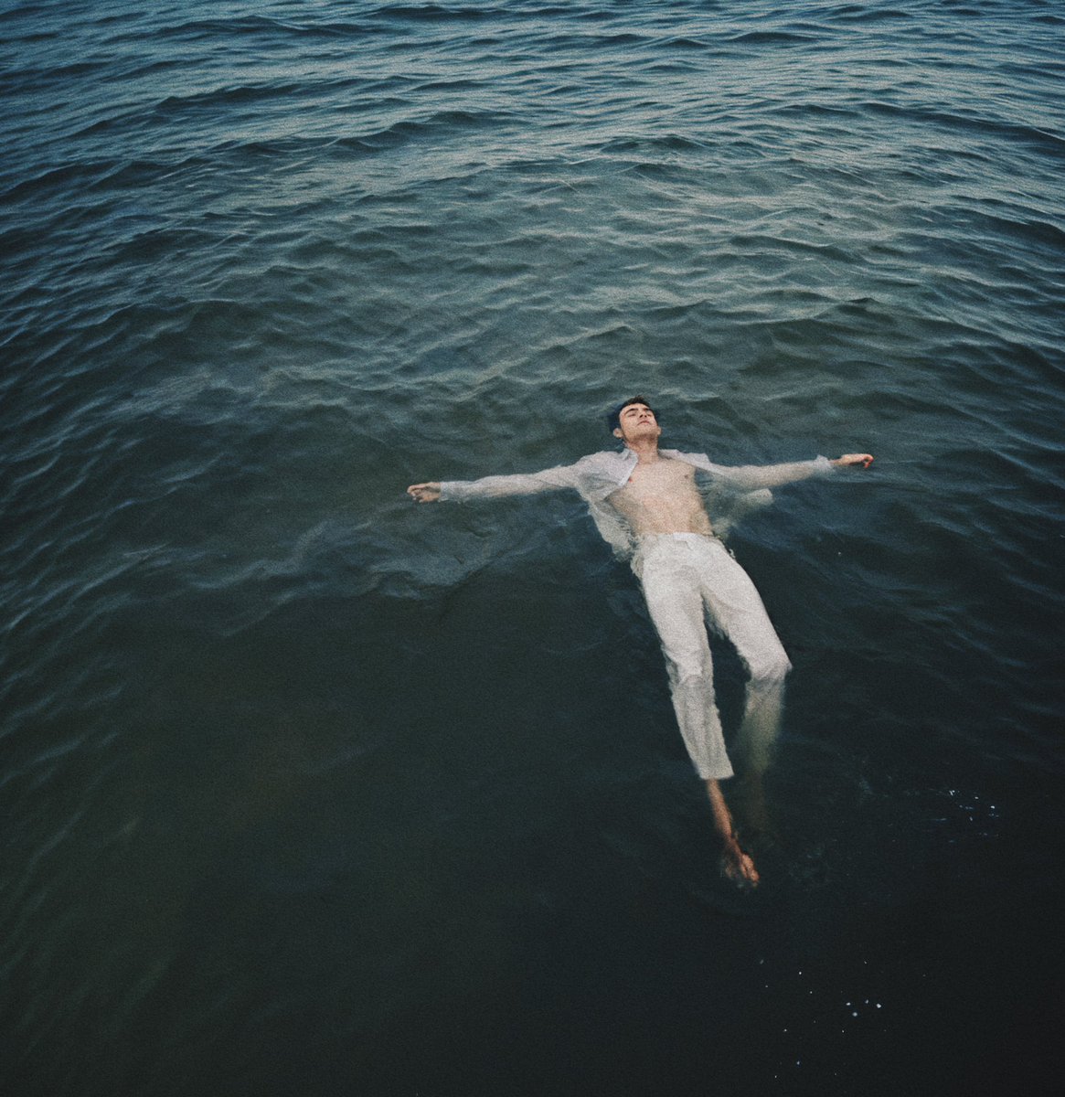 Devin Hayes tweet media