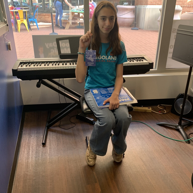 B2RLansdowneVA's tweet photo. 🎉🥳Congrats to Ariella for graduating to Piano Level 2! 🎹🎵

To play like Ariella, sign up at https://t.co/lsoOVlCoLQ

#bachtorock #musicschool #musiceducation #piano https://t.co/Gme6HsAcJV