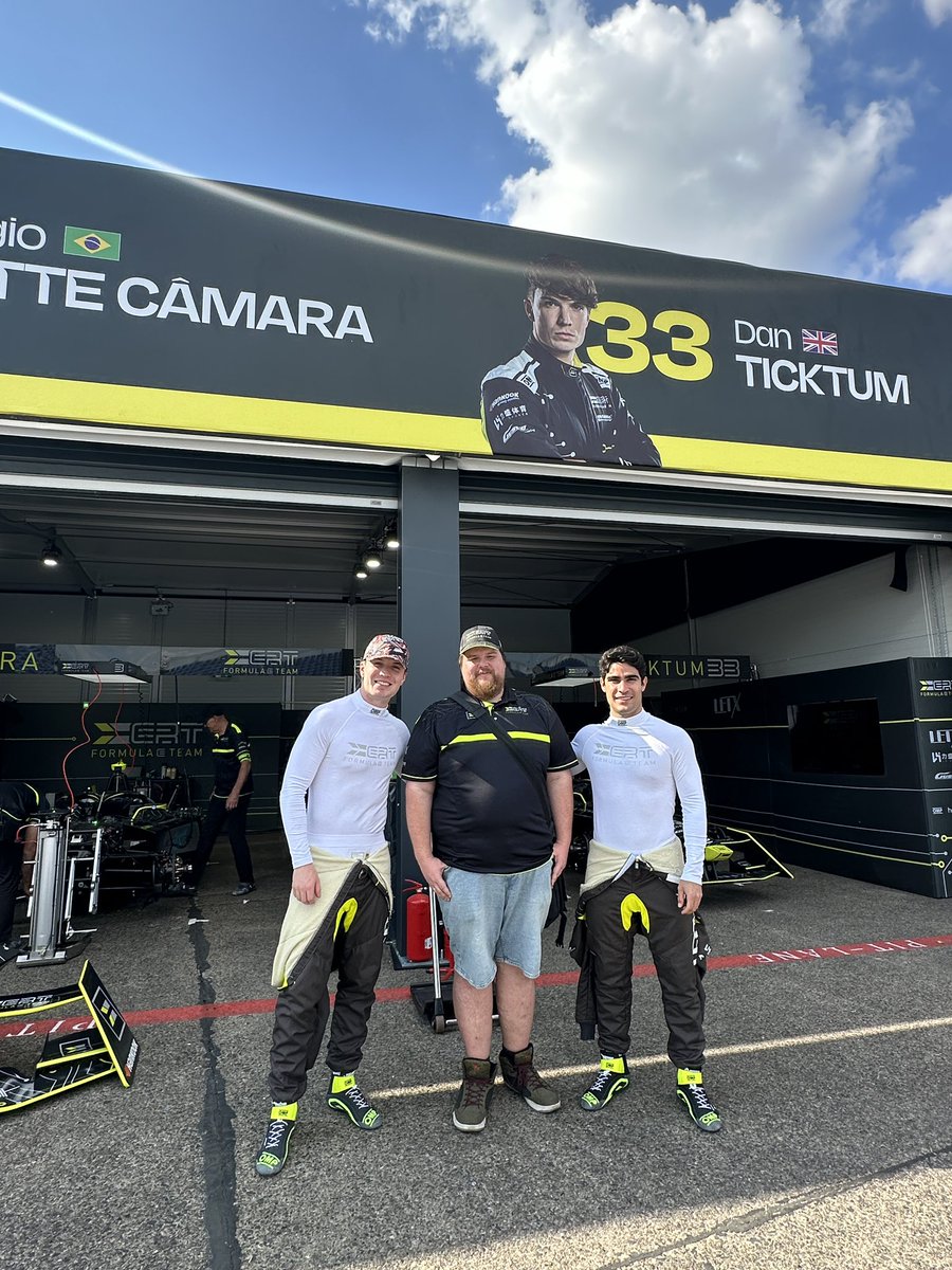 Always a pleasure to see our #ERTFE family at the track! Your unwavering support and thoughtful gifts mean so much to us. Thank you! 🍀🙌

#FanLove #SergioSetteCamara #DanTicktum #FormulaE #Racing #Motorsport