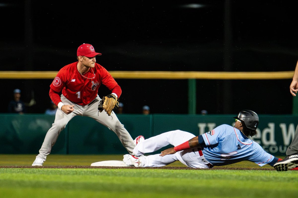 CRRBaseball's tweet photo. Last night was fun! Let's do it again tonight but add fireworks! ⚾🚂🎆
🎫https://t.co/oNSp3kM6MD
#AllAboard #railroaderbaseball #fireworkfriday https://t.co/rVRiVgRtGa
