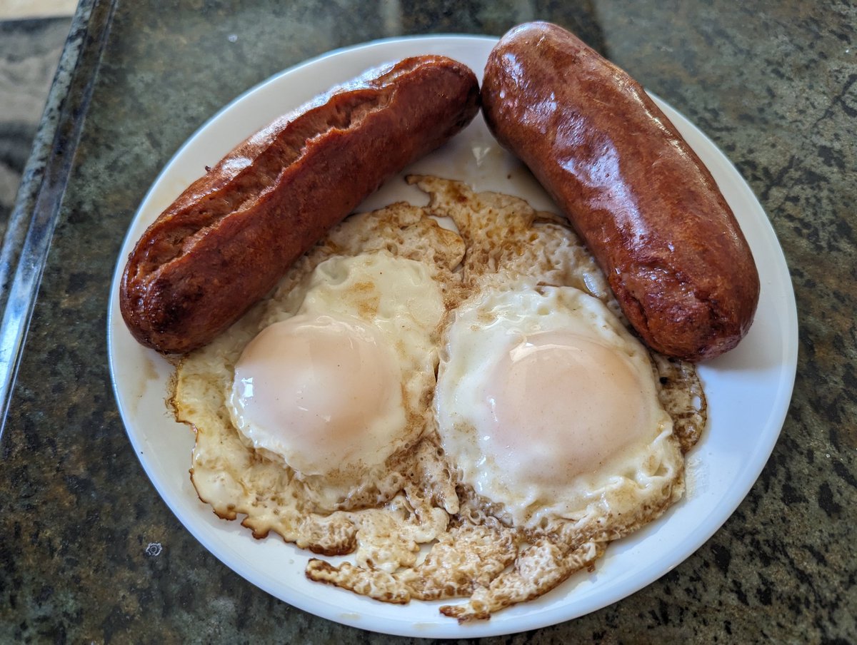 Louisiana hot links and fried eggs.

@BrandonDonkey2 
#MFerMeals