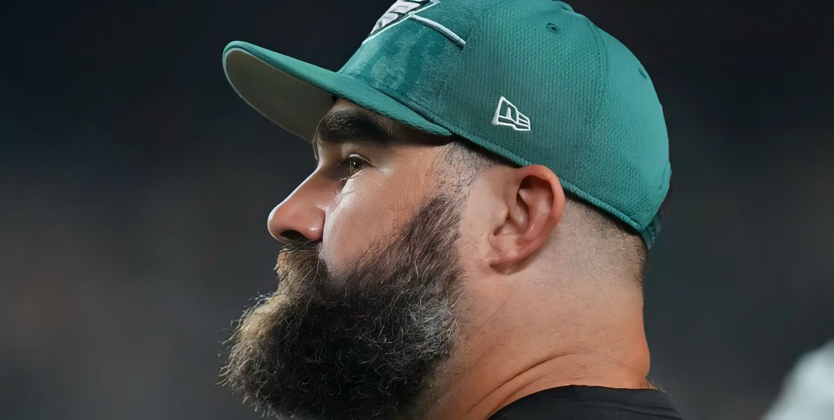 “[He’s] been in the [Eagles] building almost every day.” — Eagles K Jake Elliott on Jason Kelce since he retired in March