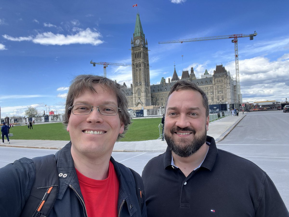 Exploring possibilities for #TYPO3 in the largest country in America with @pfek. #Canada #Ottawa