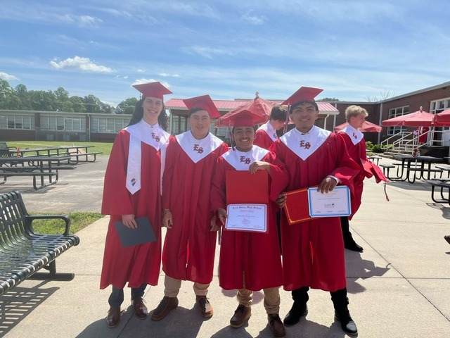 eastsurryhs's tweet photo. Senior Awards and Decision Day Festivities!! https://t.co/ykECsTEmOW
