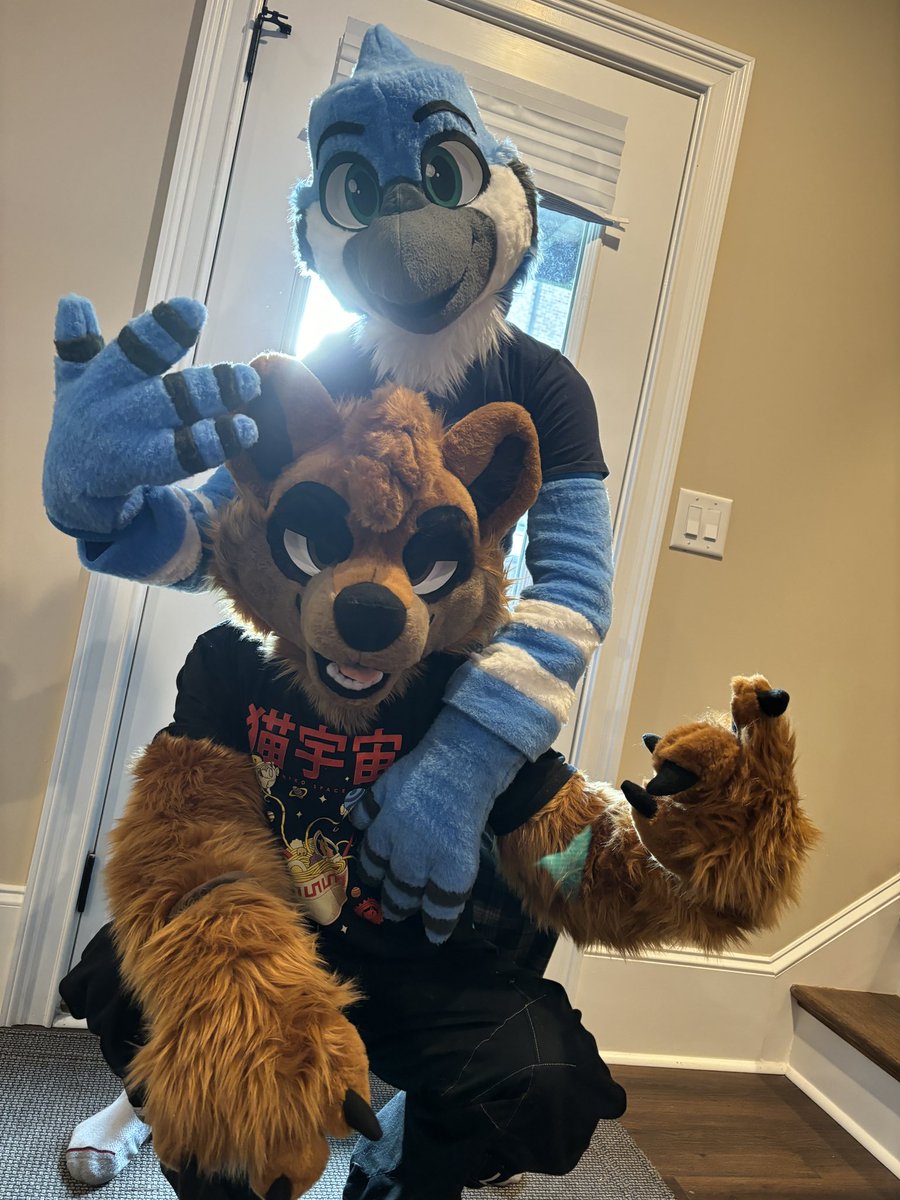 PJ / Mordecai (despableato.bsky.social) (@despableato) on Twitter photo Excited to announce the debut of these boys at #FWA 2024! Thank you <a href="/Bagel_deer/">Bleat!🥯🔜FWA</a> for bringing two of our favorite characters to life, y’all can catch us around the con every day this weekend 💙
#RegularShow Excited to announce the debut of these boys at #FWA 2024! Thank you <a href="/Bagel_deer/">Bleat!🥯🔜FWA</a> for bringing two of our favorite characters to life, y’all can catch us around the con every day this weekend 💙
#RegularShow