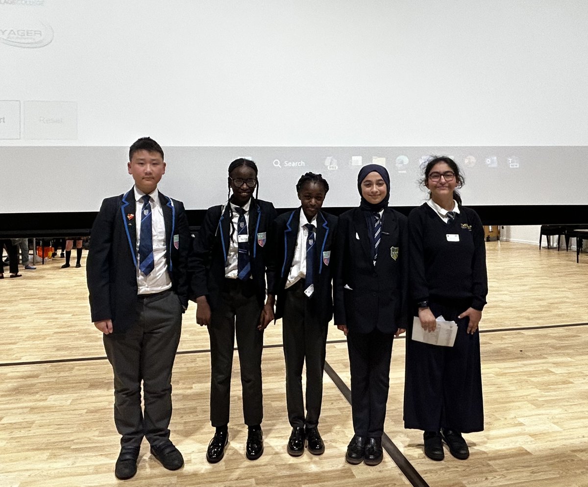 Year 7 students Aliya & Zaineb were in the top 47 students of over 3746 to reach the Regional Spelling Bee Finals in Cambourne this week. They showed incredible commitment learning over 200 French words to reach the final. Congratulations to the girls and @ChilternA