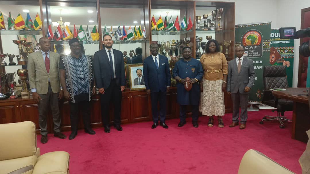 pierretrochet's tweet photo. Je suis très honoré d'avoir pu rencontrer son excellence, ministre des sports et de l’education physique du Cameroun 🇨🇲, Pr Narcisse Mouelle Kombi, pour discuter autour des opportunités de développement du football américain dans les 10 régions du pays et de la participation de l’équipe nationale aux compétitions continentales et mondiale d’@IFAFMedia
