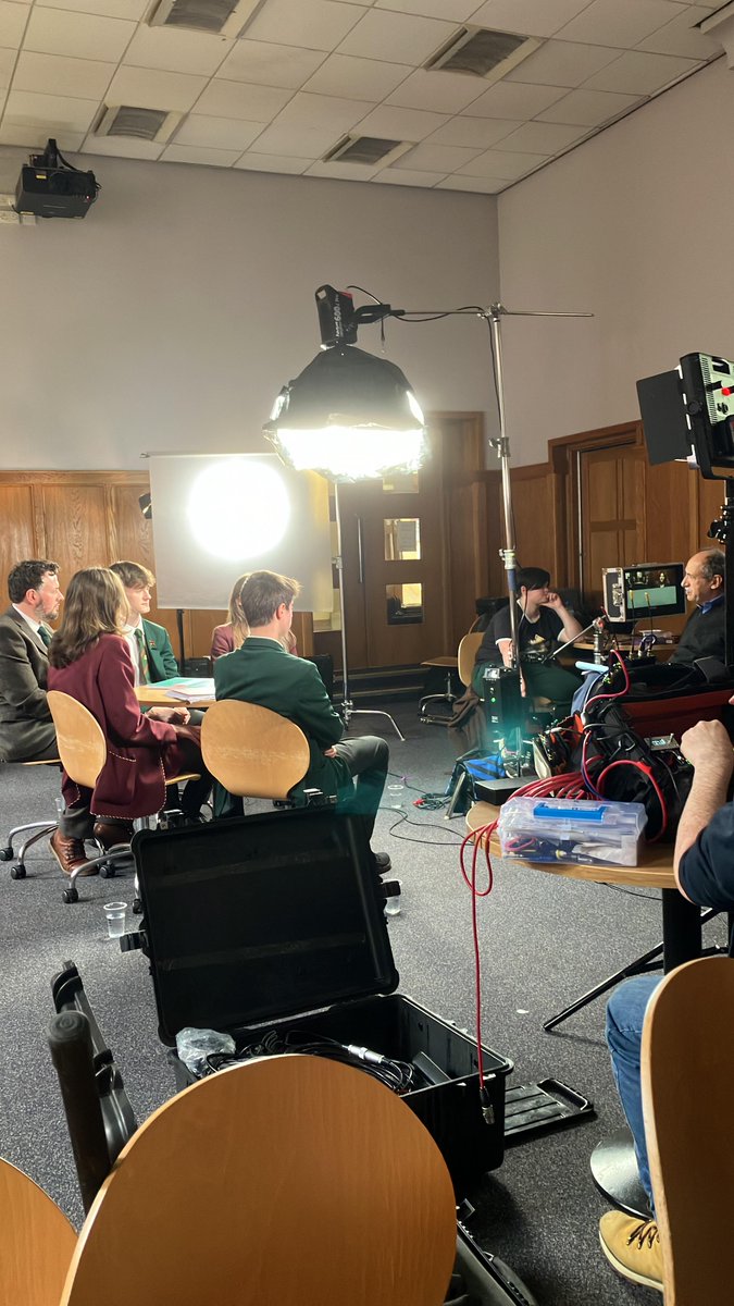 🎥 A glimpse into filming a documentary showcasing @DautelJocelyn research for @TempletonWorld “Stories of Impact”. Discover Dr Dautel's research at: ow.ly/85E650RBsXp @QUBpsych
📅 Watch this space for full video! 
#Truth #Community #LoveQUB