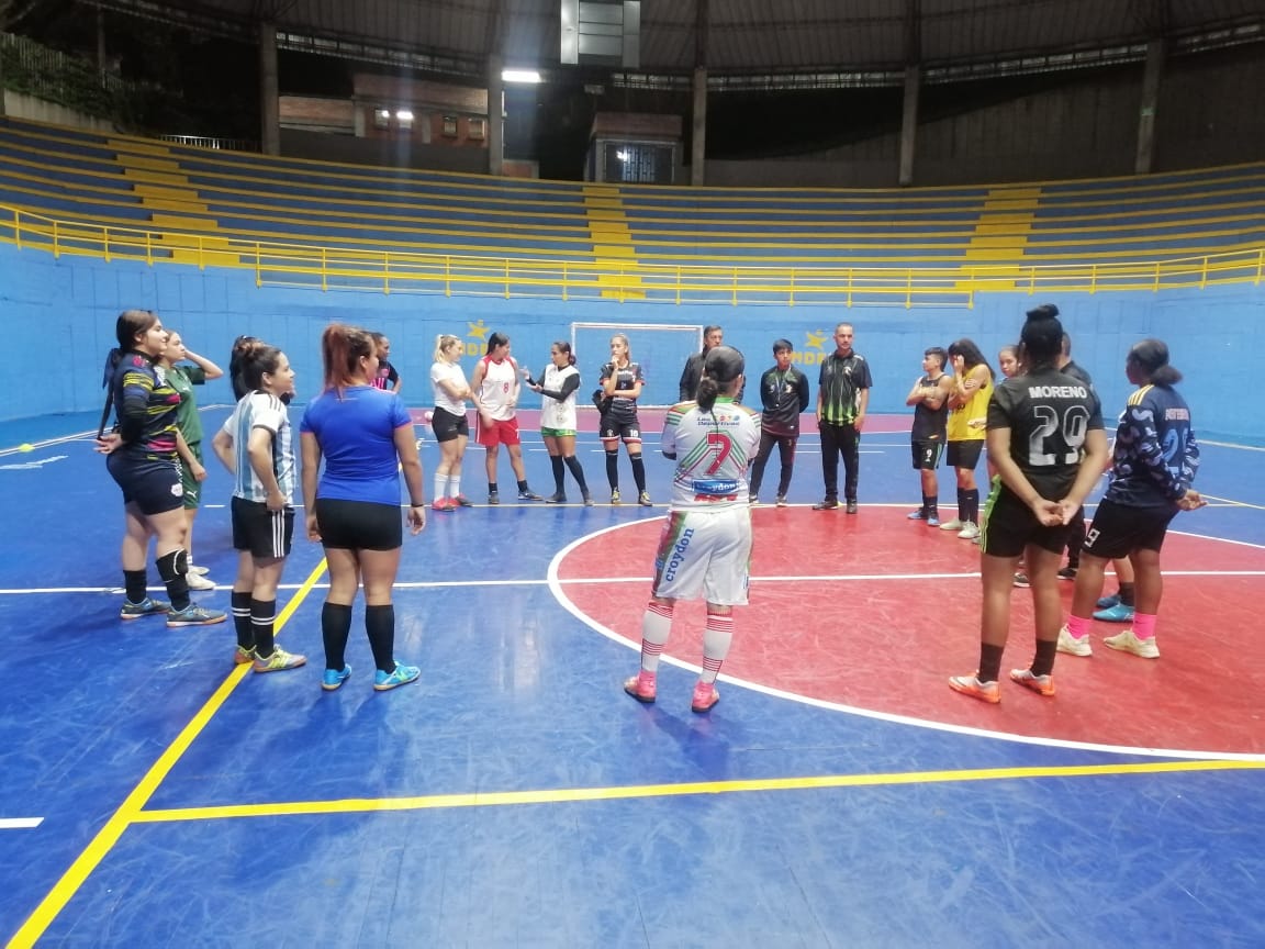 IndeportesQ's tweet photo. ¡CACIQUE DEL QUINDIO en la categoría B¡
En su primer convocatoria llegaron al Coliseo del Sur de Armenia alrededor de 116 deportistas, 93 hombres y 23 mujeres que tendrán la opción de pertenecer al equipo  digno representante ‘Corazón de Colombia’ @QuindioGob @IndeportesQ https://t.co/AFsTusuTk4