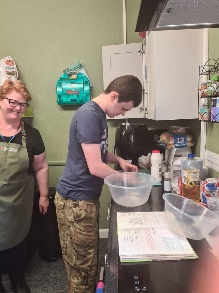 Rainbow_Stars1's tweet photo. Cooking, smiling, enjoying a lovely summer day and lunch. All ages are welcome to join our daytime sessions in the hub. Supervised cooking. 

#smilesallround
#learningnewskills
#funalways https://t.co/zLnMsv9v4U