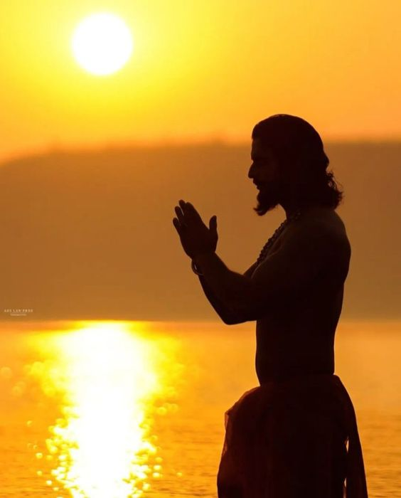 TheMDLiberator's tweet photo. You came into this world with nothing.

You will leave this world with nothing.

Nothing you have, not even your body or mind, is truly yours.

Stop clinging to things — just enjoy the experience. https://t.co/oivpfkq5KF