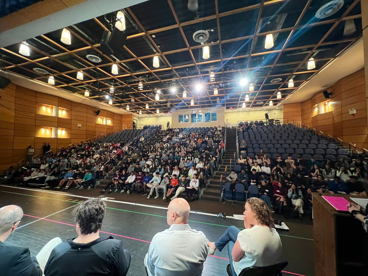 Career Day!! Shoutout to our amazing PTA for putting together an incredible Career Day for the Class of ‘28 7B/Bell MS! 👏 Thank you for your hard work and dedication to our students' futures! 🌟Thanks to @LauralynStewar1 for hosting! #PTA #CareerDay #Gratitude @chappaqua_csd