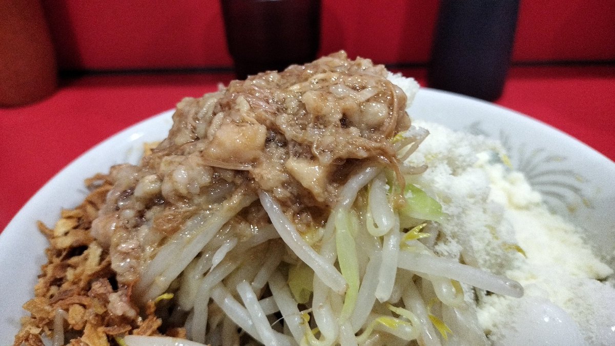 タイム・ラグポスト📮
しらんけど
ラーメン二郎千葉店
ミニラーメン　汁なし
うずらＷ　粉チーズ
コール　アブラ
外並び🍐de接続
２度目の汁なし
超絶爆裂うまーみんで舌👅✨
#全てはラーメンと呑みの為に
フォースと共に
うまーみん　麺活
#ポツン玉カウントアップ
なんそれ
@jiro_chiba